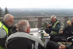 16. Fika på 343 meters höjd i Taberg. Bedårande utsikt och lite kill i magen.